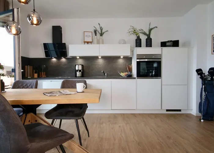 Sonnenweg 48-1 Zoe Heringhausen